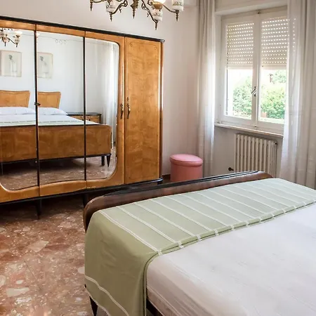 S208 - Sirolo, Ampio Trilocale In Centro Con Terrazzo Апартаменты Сироло