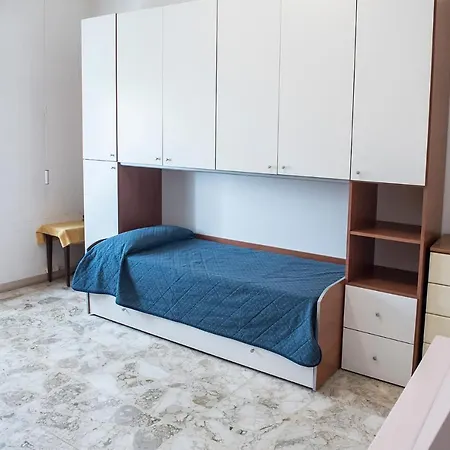 S208 - Sirolo, Ampio Trilocale In Centro Con Terrazzo *