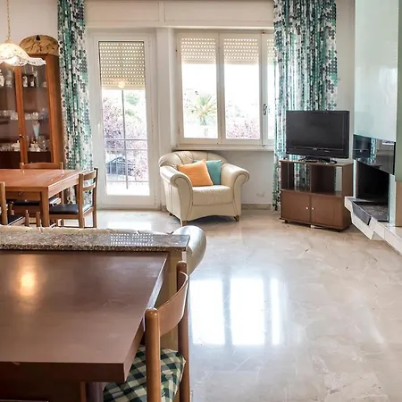 S208 - Sirolo, Ampio Trilocale In Centro Con Terrazzo *